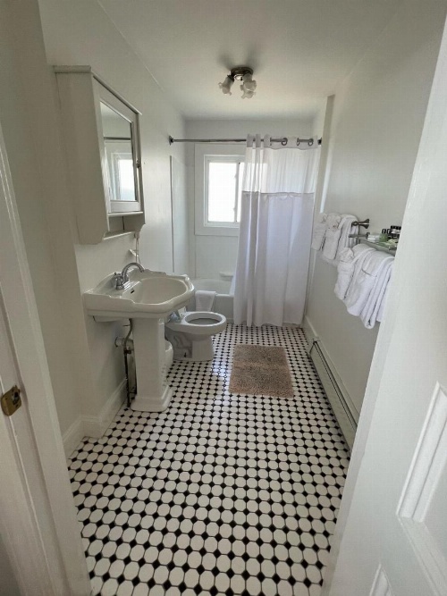 Inkwell Beach Cottage image 11