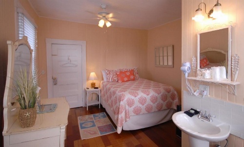 Inkwell Beach Cottage image 32