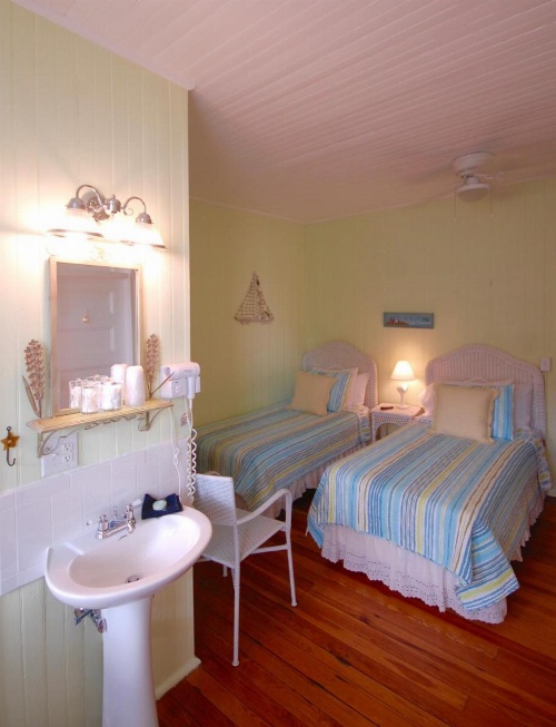 Inkwell Beach Cottage image 45